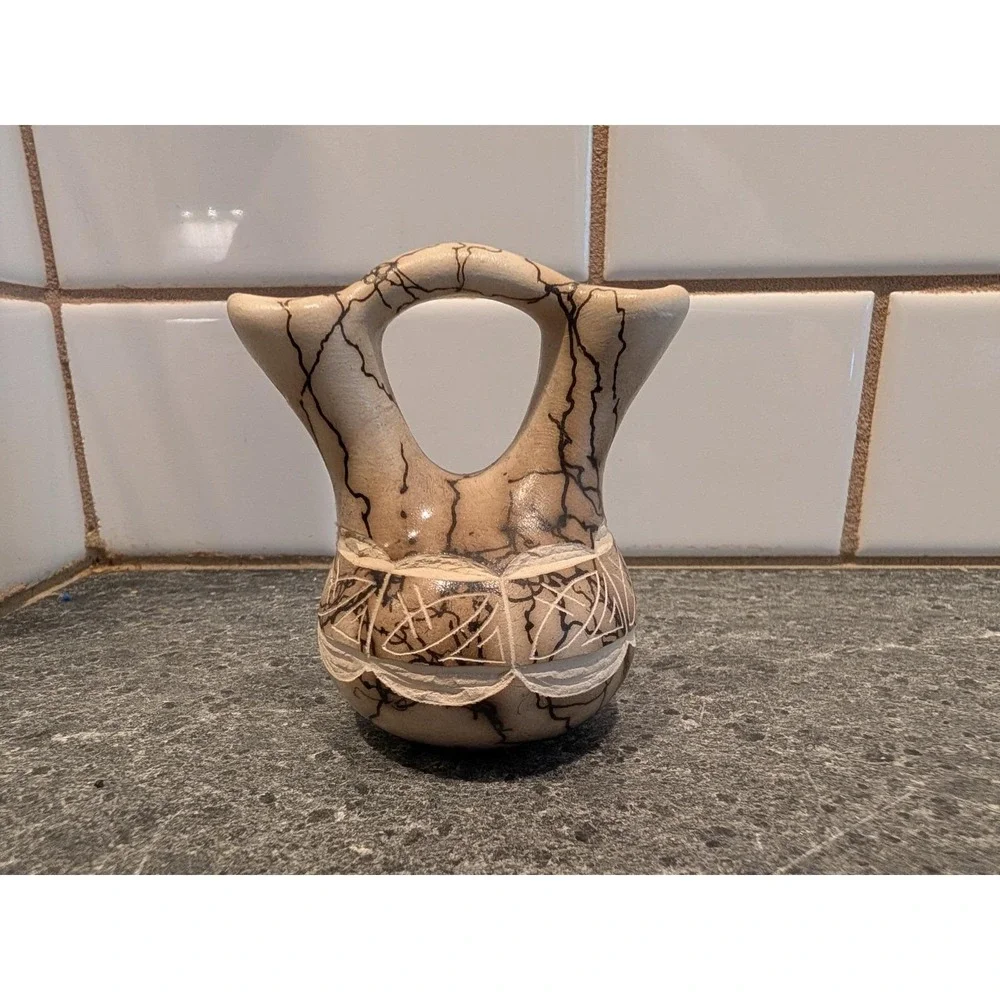MINI 3in Native Navajo Signed T Vail Horse Hair Incised Pottery‎ Wedding Vase